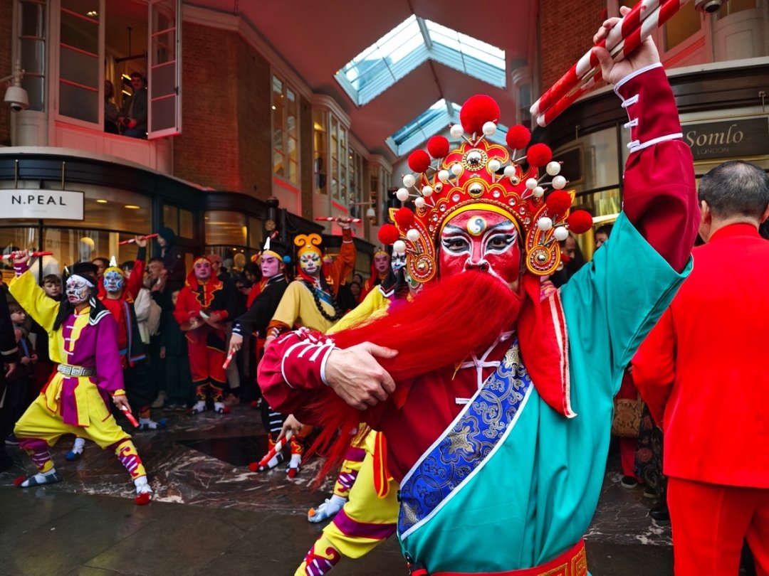 TomBlade7's tweet photo. Performers take 300-year-old warriors' dance to Europe for the first time as part of UK's Chinese New Year festivities. https://t.co/gMwG4aOpL8