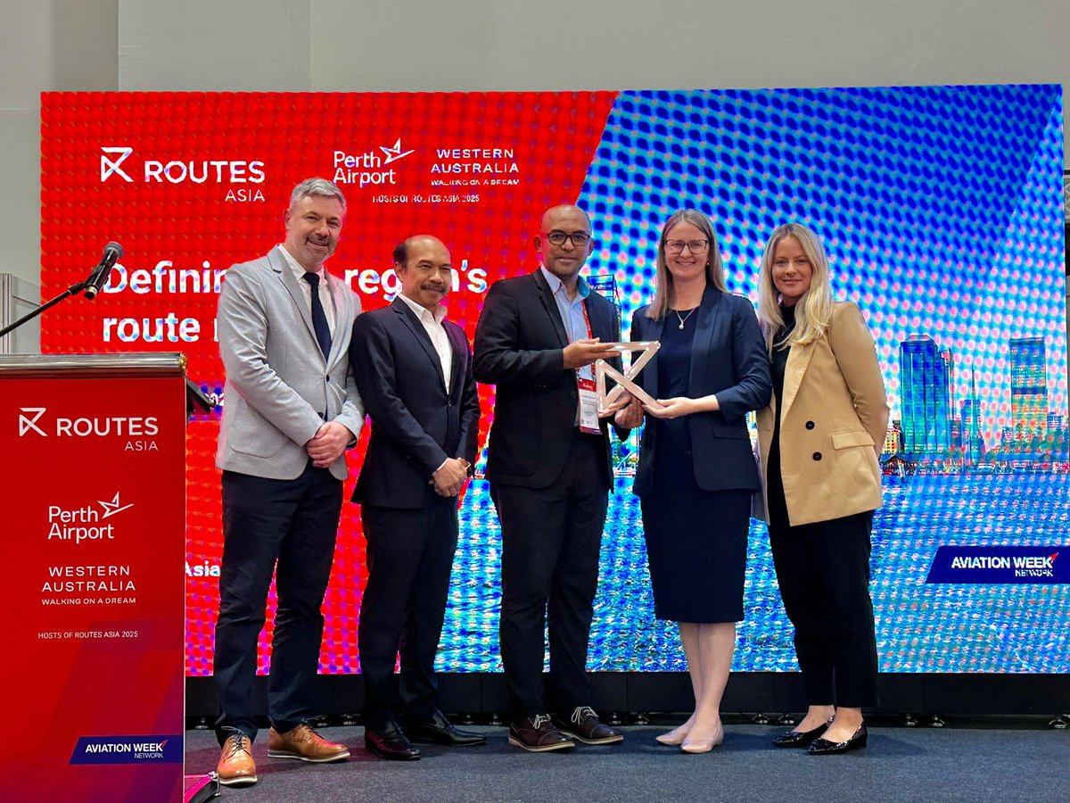 MY_Airports's tweet photo. Malaysia Airports and @TourismMalaysia have officially handed over hosting duties for @routesonline Asia 2025 to Perth Airport and Tourism Western Australia. We look forward to gathering again with aviation industry professionals in Perth next year. #MYairportsshares #RoutesAsia https://t.co/HauGTLjqbi