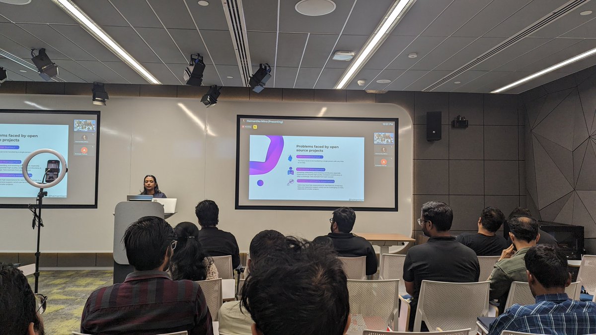 xkeshav's tweet image. @HaimantikaM explaining us to build and help community at #keploy Session #GitNation