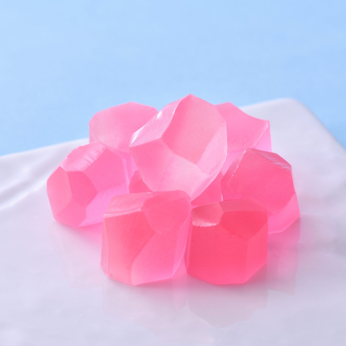 桜琥珀（さくらこはく） 季節の味わいを美しい干琥珀にてお作りしま 