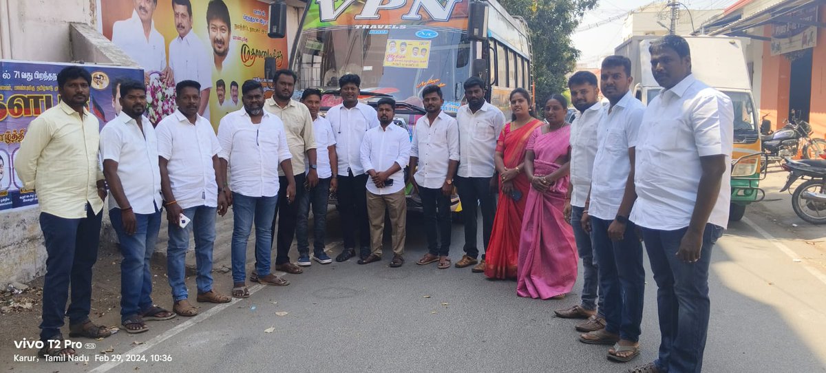 N_ASHOKKUMAR6's tweet image. செயல்வீரர் @V_Senthilbalaji அவர்களின் வழிகாட்டுதலோடு, கோவையில்  நடைபெறும் #Wing2point0 நிகழ்வில் மாண்புமிகு அமைச்சர் @Udhaystalin அவர்களைக்காண கரூர் சமூக வலைதள செயல்பாட்டாளர்கள் 🔥#VSBArmy  🏴❤️

#DMKITWING #kovai #SenthilBalaji #karur #TRBRajaa