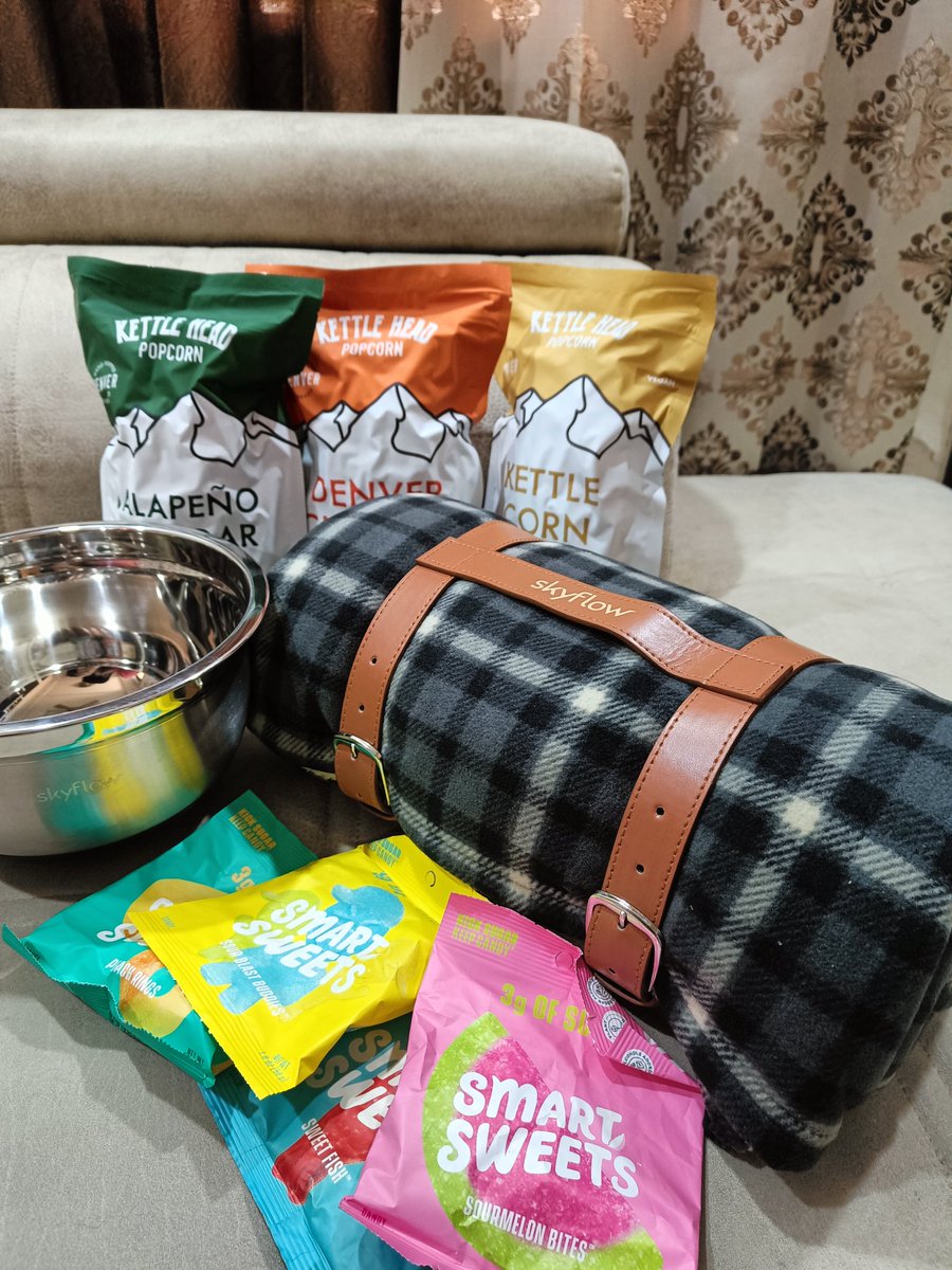 Apoorvdwi's tweet image. Skyflow making sure we don&apos;t fall short on supplies for movie night 🤌🏻✨

#skyflow #newyeargift