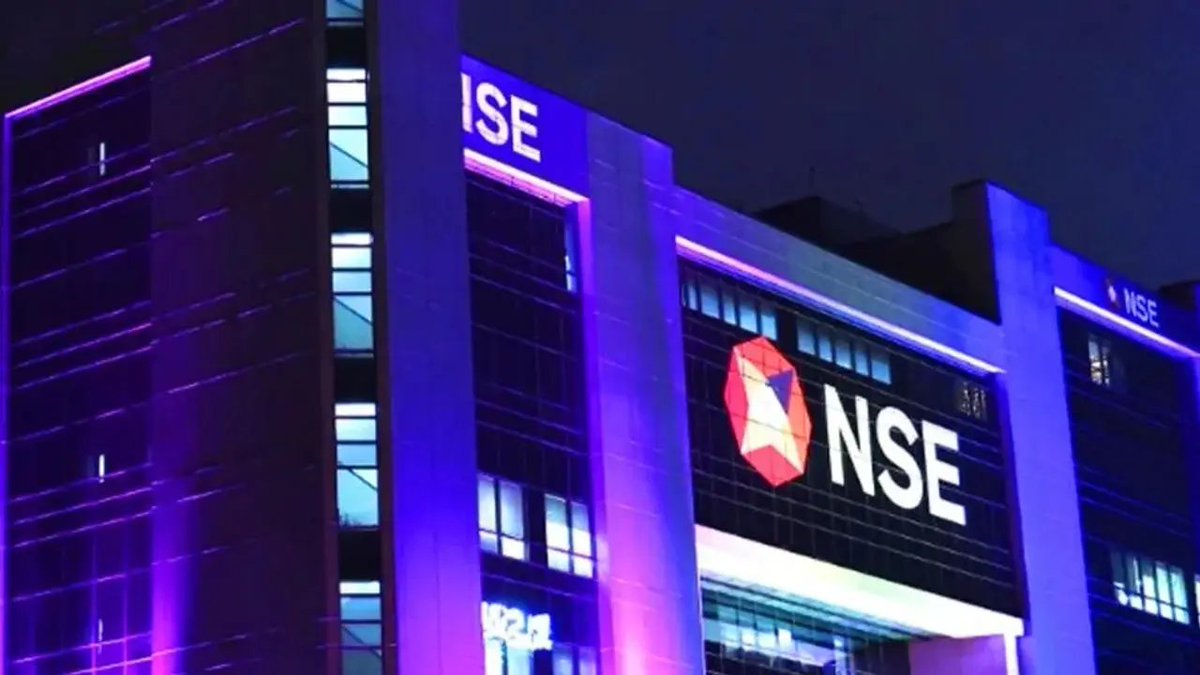 Shriram Finance shares rose as much as 4.42 per cent to hit an intraday high of Rs 2,453.05. The surge came on the back of its inclusion in the benchmark Nifty 50 index #Nifty50 #ShriramFinance #UPL

republicworld.com/business/marke…