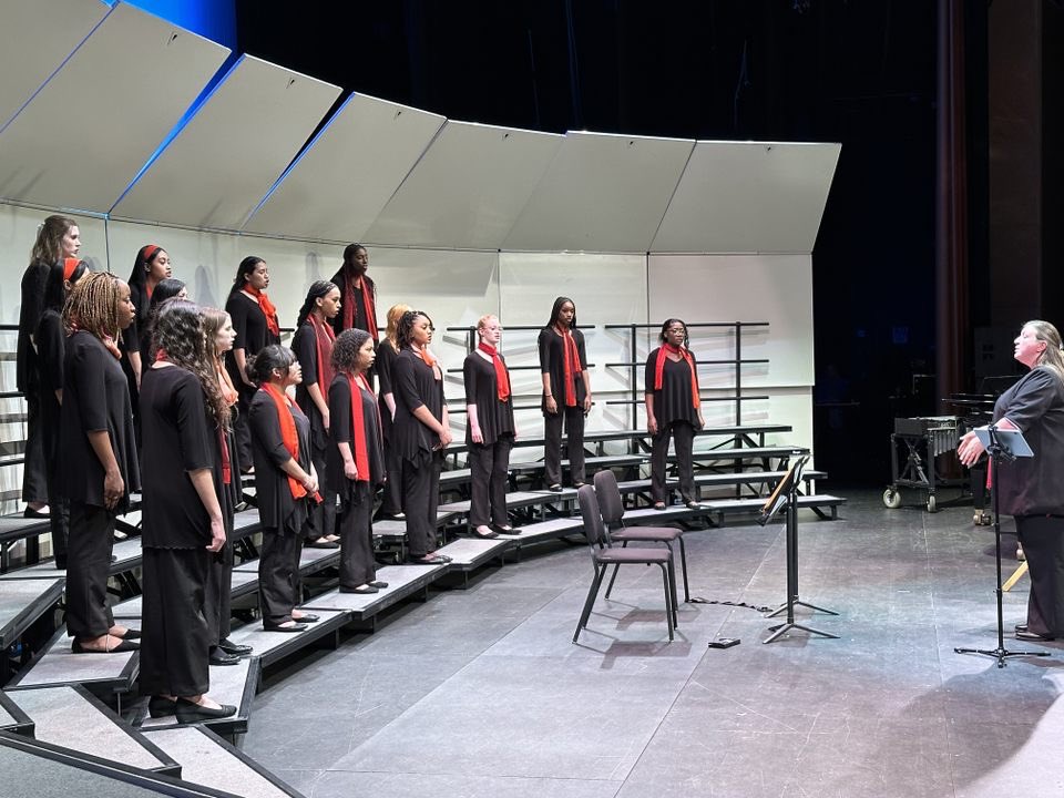 MHS Choir tweet media