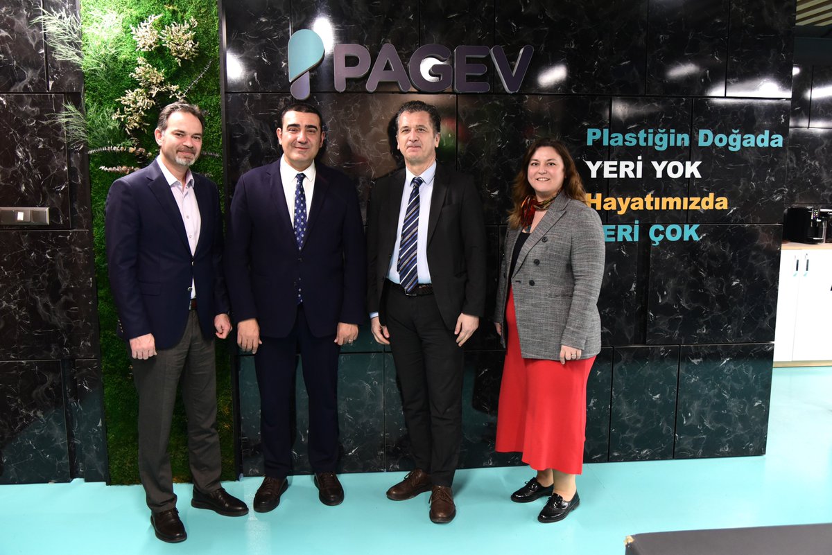 Kompozit Sanayicileri Derneği Başkanı Barış Pakiş ve      beraberindeki heyet PAGEV’e çalışma ziyaretinde bulundu. Toplantıda; fuarcılık, mesleki eğitimler, sektörel seminer ve raporlamalar üzerinde iş birliği yapılmasına yönelik mutabakata varıldı.