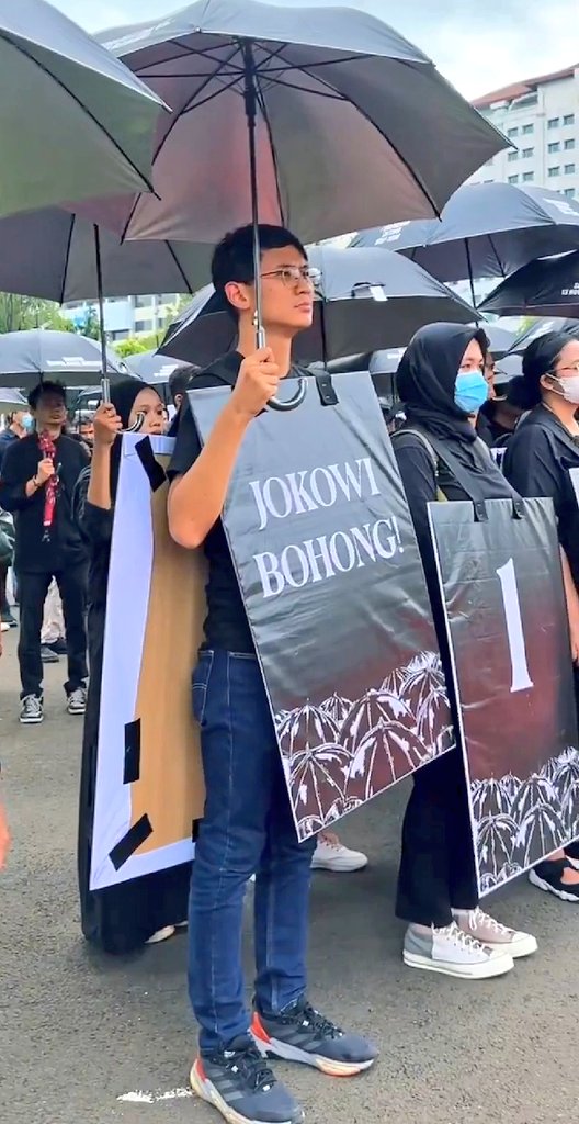 PENILAIAN MASYARAKAT

Yg setuju, tidak setuju, SILAHKAN
RT, Like dengan Komen ...