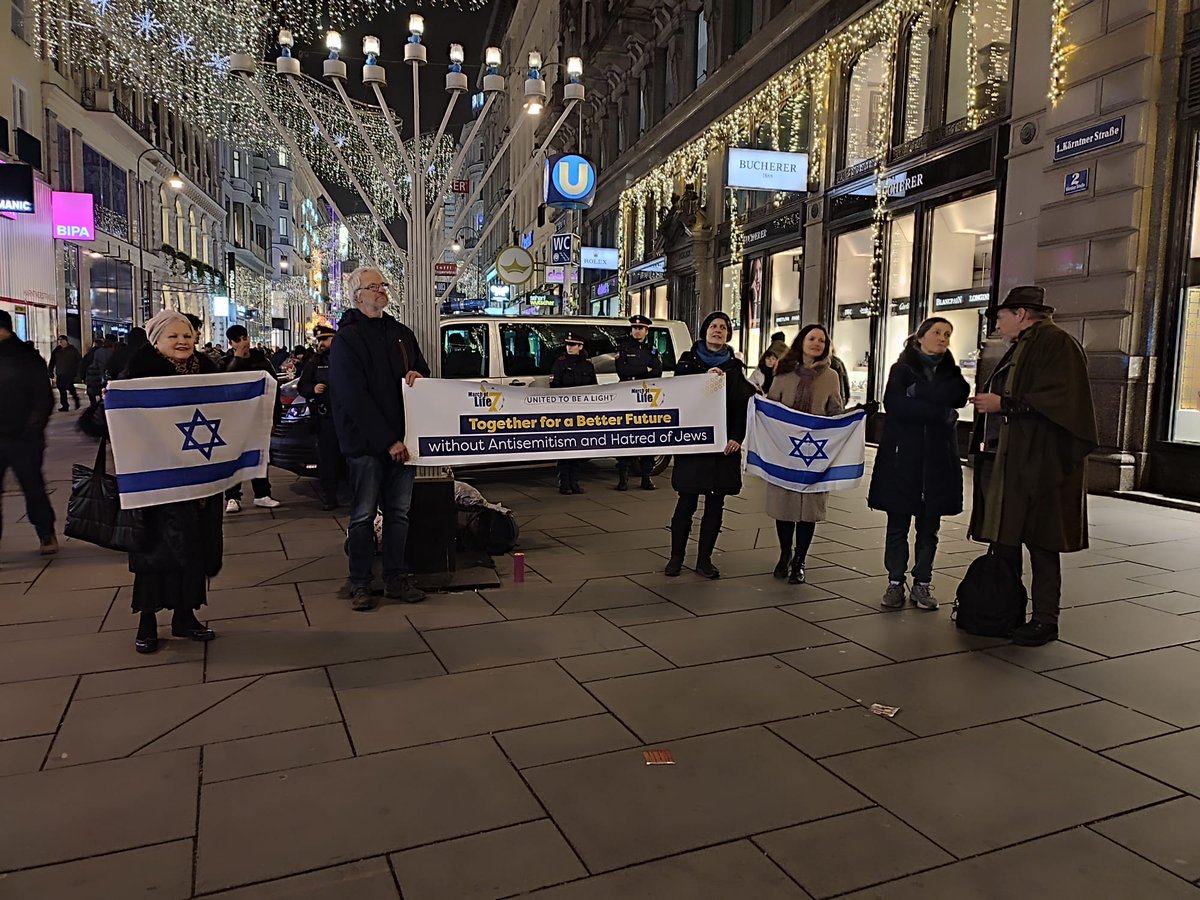 UtaLang1's tweet photo. @aryeshalicar Auch das ist Wien🫶🇮🇱🫶und wir werden weiterhin auch in Wien stehen #marchoflife https://t.co/Tm4SHwwxGY