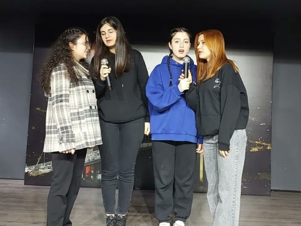 Sabanci50AL's tweet photo. Öğrenci Meclisleri Projesi kapsamında Şubat Ayı içinde Okul Öğrenci Meclisi ile birlikte okulumuz müzik öğretmenleri Emre ARSLAN ve Onur AKANNAÇ’ın katkılarıyla Enstrüman, Vokal ve Türk Halk müziği etkinliği düzenlenmiştir.@TC_istanbul @istanbulilmem   @avcilarkaymakam https://t.co/VbQr1xMOjY