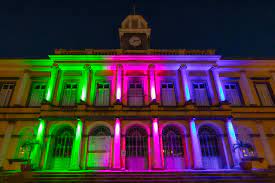 <a href="/PompidouMetz/">Centre Pompidou-Metz</a> <a href="/MuseeLouvre/">Musée du Louvre</a> <a href="/LaTourEiffel/">La tour Eiffel</a> <a href="/ArcDeTriomphe/">Arc de triomphe</a> <a href="/xavierbertrand/">Xavier Bertrand</a> <a href="/datirachida/">Rachida Dati ن</a> <a href="/ChristopheBechu/">Christophe Béchu</a> <a href="/Anne_Hidalgo/">Anne Hidalgo</a> <a href="/fadila_khattabi/">Fadila Khattabi</a> <a href="/CaVautrin/">Catherine Vautrin</a> 3/3  #Microtie #Atrésie de l'oreille
Une malformation rare répertoriée sur <a href="/Orphanet/">Orphanet</a>  
➡️nombre ignoré
➡️ Malformation rare = rareté des recherches
➡️ <a href="/FranceMicrotie/">Fédération Française de l'Atrésie et Microtie</a> créée par des patients à l'invitation de professionnels de santé pour se regrouper et que notre rareté = force