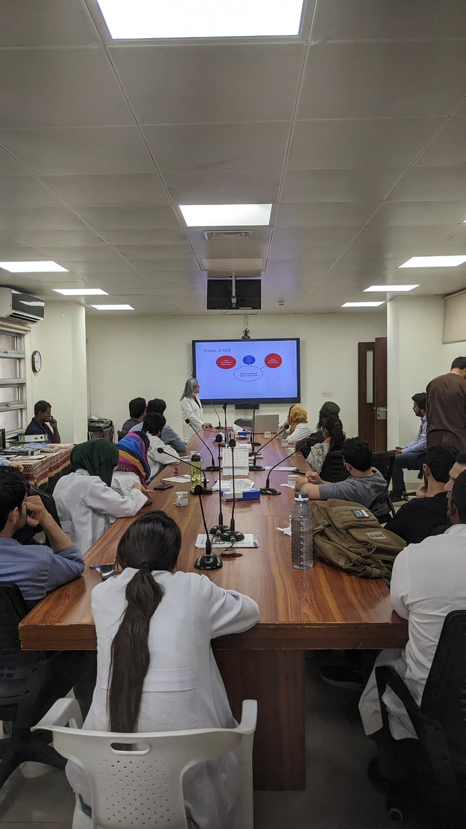 Dr. Asma Nasim conducts a session of antibiotic resistance at CBEC with MD/MS Urology students of SIUT @cbec_siut #ethics #culture @SIUTOrg