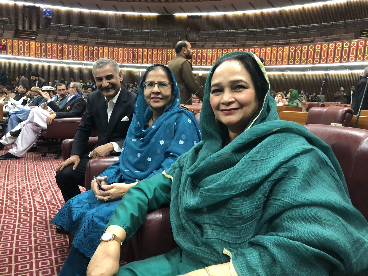 sabheenghoury's tweet photo. MQM Pakistan's Parlimantarians at Oath taking ceremony of National Assembly #MQMPakistan https://t.co/kasrG4OyKh
