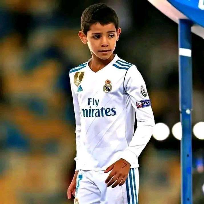 Loranzzatti's tweet photo. Subscribe please the page Cristiano Ronaldo jr jr https://t.co/bxhLPcuZlS