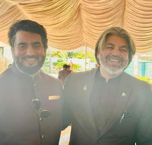 Shaadsahab820's tweet image. Two heroes in one frame.
#ImranKhanFightingForPakistan 
#SupportImranKhan
#SupportPakistan