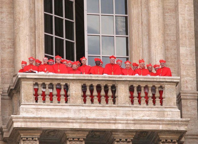 L’identikit del prossimo Papa: gli appunti di un cardinale A due anni dal testo firmato “Demos” (poi rivelatosi il cardinale Pell) un nuovo documento che a quello si ricollega definisce le sette priorità del prossimo Conclave per riparare... »🗞buff.ly/3uNzdQ3