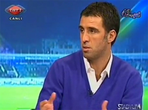 Bir adam 4 farklı resim:
Hakan Şükür Fetöcü ama bu milli takımı bağlamıyor , AKP'yi bağlamıyor , TRT'yi bağlamıyor sadece Galatasaray'ı bağlıyor.
Kişiler ve kurumlar sadece Galatasaray söz konusu olunca ayrılmıyor. (Hani şikede ayrılanlar)
Not : Hakan Şükür eğer Emre gibi FB'nin