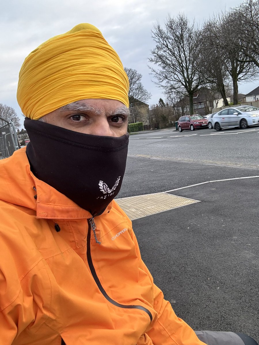 12 miles in! Jeez these hills 😰

Please RT and hey <a href="/itvnews/">ITV News</a> <a href="/BBCNews/">BBC News (UK)</a> <a href="/SkyNews/">Sky News</a> Dementia affects 1 million soon! Every 3 minutes a new case! 
Donate to <a href="/DementiaUK/">Dementia UK</a> so no family is alone!
justgiving.com/fundraising/mk…