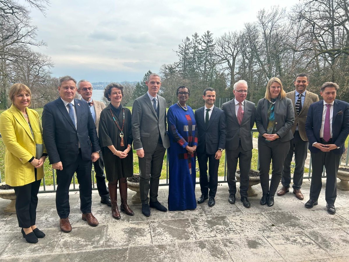 Good discussion at @FranceONUGeneve to keep focus on ending HIV/AIDS. We at @WHO congratulate our partners @UNAIDS and @EF_LINITIATIVE for their partnership to end stigma and discrimination in West and Central Africa. All of us in #GlobalHealth have complementary roles.…