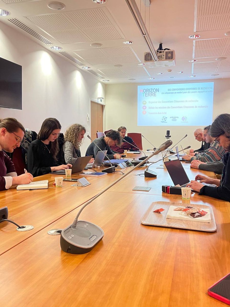 Hendrik Davi (@hendrik_davi) on Twitter photo Hier j’ai rencontré <a href="/asso_sc/">Sciences Citoyennes</a>, <a href="/AtEcoPol/">AtEcoPol</a>, <a href="/ISF_France/">ISF France</a>, et <a href="/ecopolien/">Atelier d'écologie politique francilien</a>, pour discuter des modes de financement de la recherche pour que la science soit au service de la décroissance de notre empreinte écologique et de l’émancipation de tous les citoyens. Pas au service des profits! Hier j’ai rencontré <a href="/asso_sc/">Sciences Citoyennes</a>, <a href="/AtEcoPol/">AtEcoPol</a>, <a href="/ISF_France/">ISF France</a>, et <a href="/ecopolien/">Atelier d'écologie politique francilien</a>, pour discuter des modes de financement de la recherche pour que la science soit au service de la décroissance de notre empreinte écologique et de l’émancipation de tous les citoyens. Pas au service des profits!