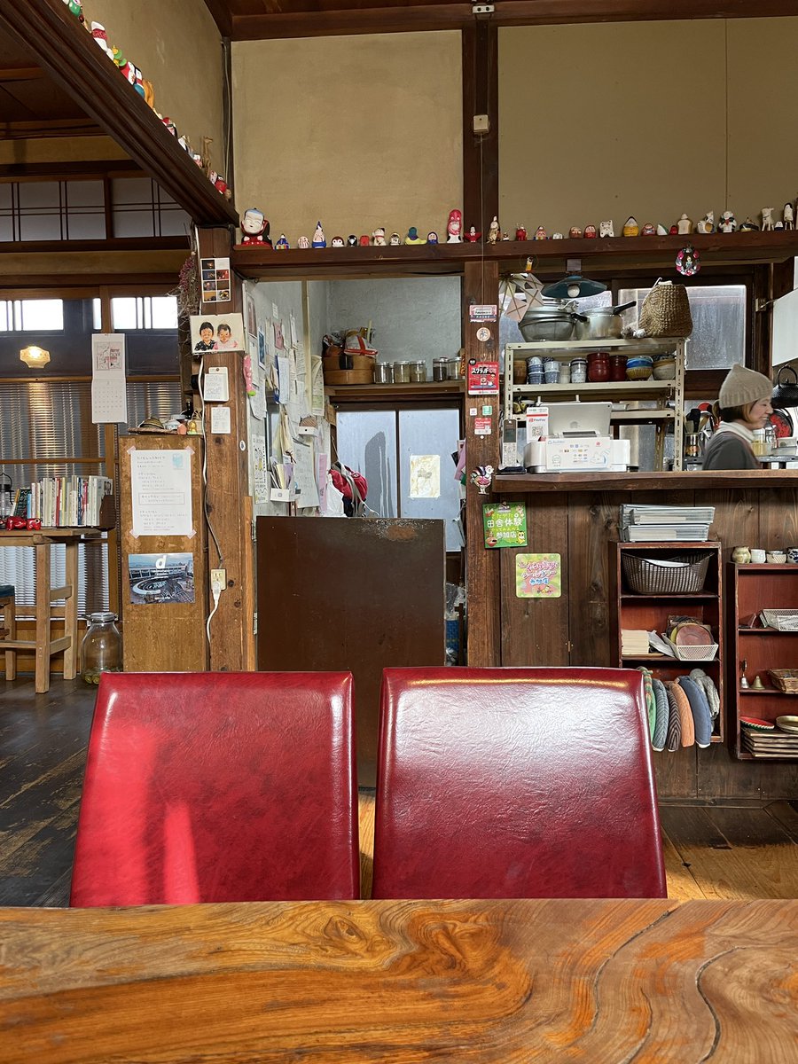 地元、喜多方お散歩でした。恩師、山内先生と母校でゴジてれに出る