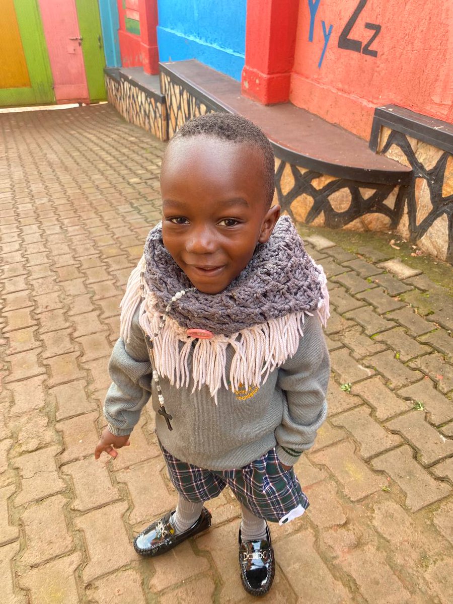 kimsfordjunior's tweet photo. Stepping into a world of endless possibilities! 🌟🎓 With a warm scarf and confident strides, I'm all set to embark on an incredible learning journey at Kimsford junior school. #futureleader #schoollife #readytoexcel https://t.co/VHvgP721qg