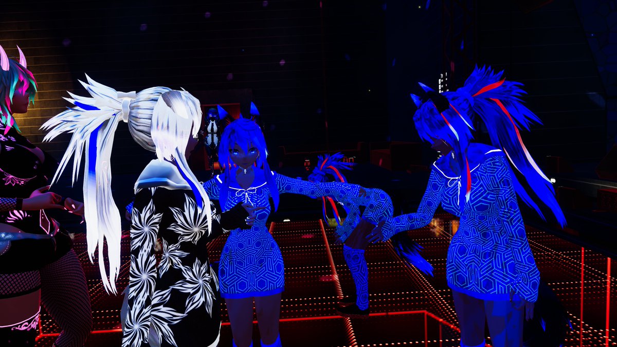 contra_vr's tweet photo. The invasion of the classic Pachmasters
#DDVR #VRChat https://t.co/v3p9wtTIup