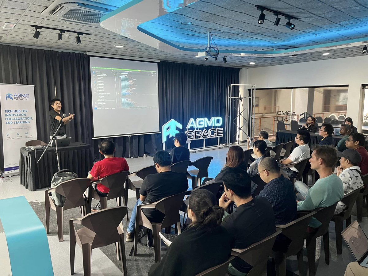 louisgan_my's tweet photo. Gave a talk at @WordPressKL meetup last Sat on building a WordPress plugin business as a solo developer.

Hope to share more coding tutorials in the future. https://t.co/2rSbaVwugN