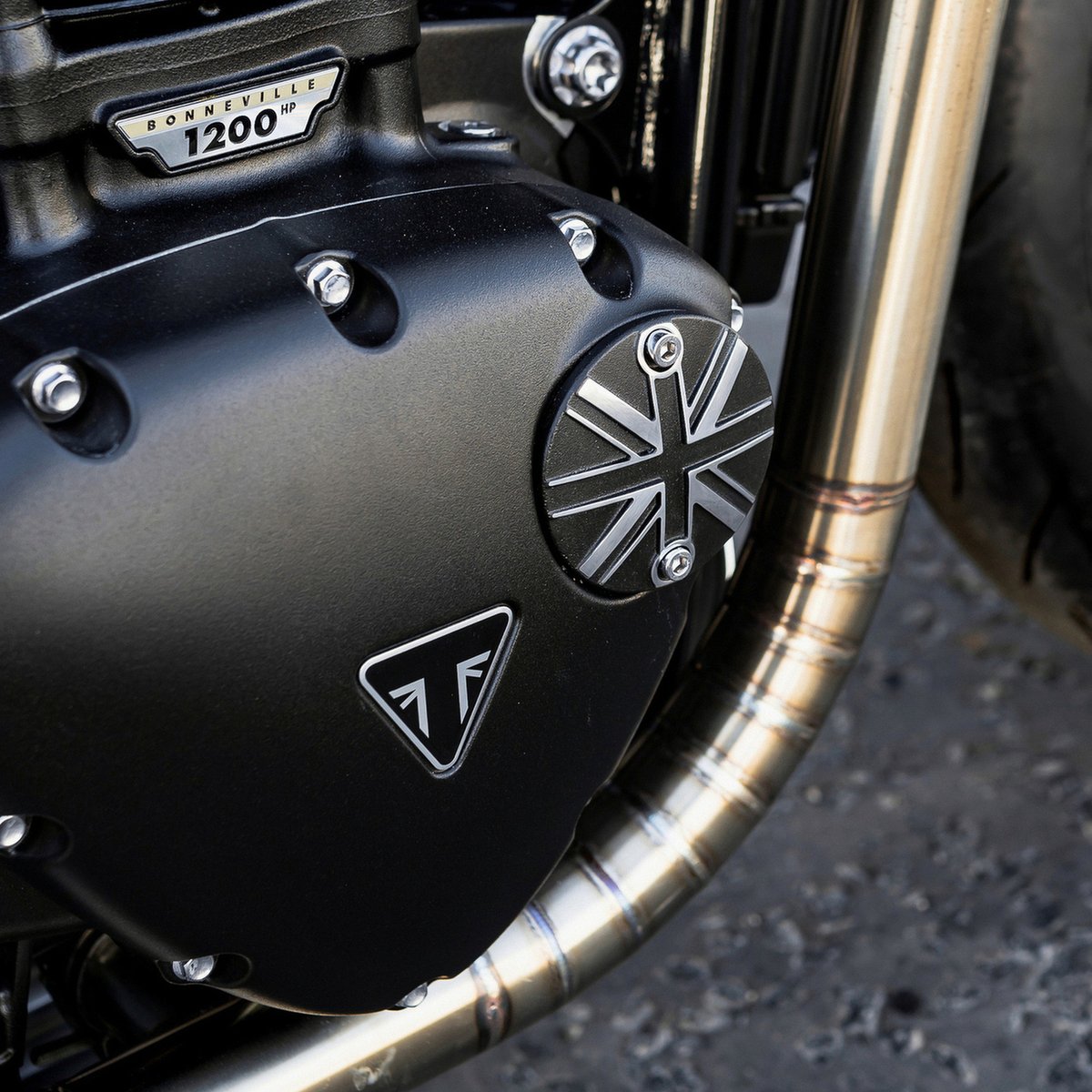 plot_touring's tweet image. モノトーンのユニオンジャックはボンネビルによく似合いますね～

#motone #モートーン #トライアンフ #ボンネビル