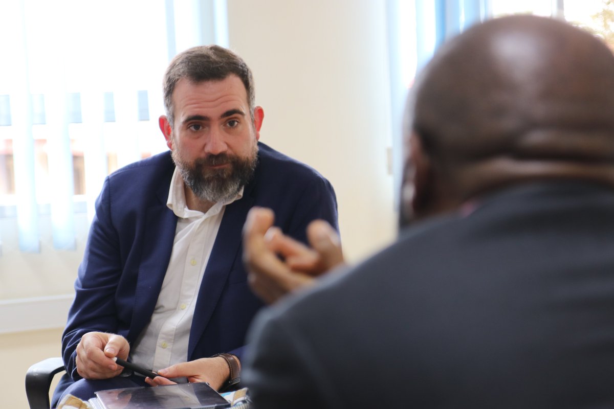 UNHCREthiopia's tweet photo. Pleased to welcome the Head of the Spanish Cooperation in 🇪🇹 @MarioFanjul ! Discussions focused on strengthening our longstanding partnership on sustainable energy, better education, and livelihoods for #refugees in Melkadida, Somali 🇪🇹. 
Thank you for your support @AecidEtiopia! https://t.co/MbAvgeL2cS