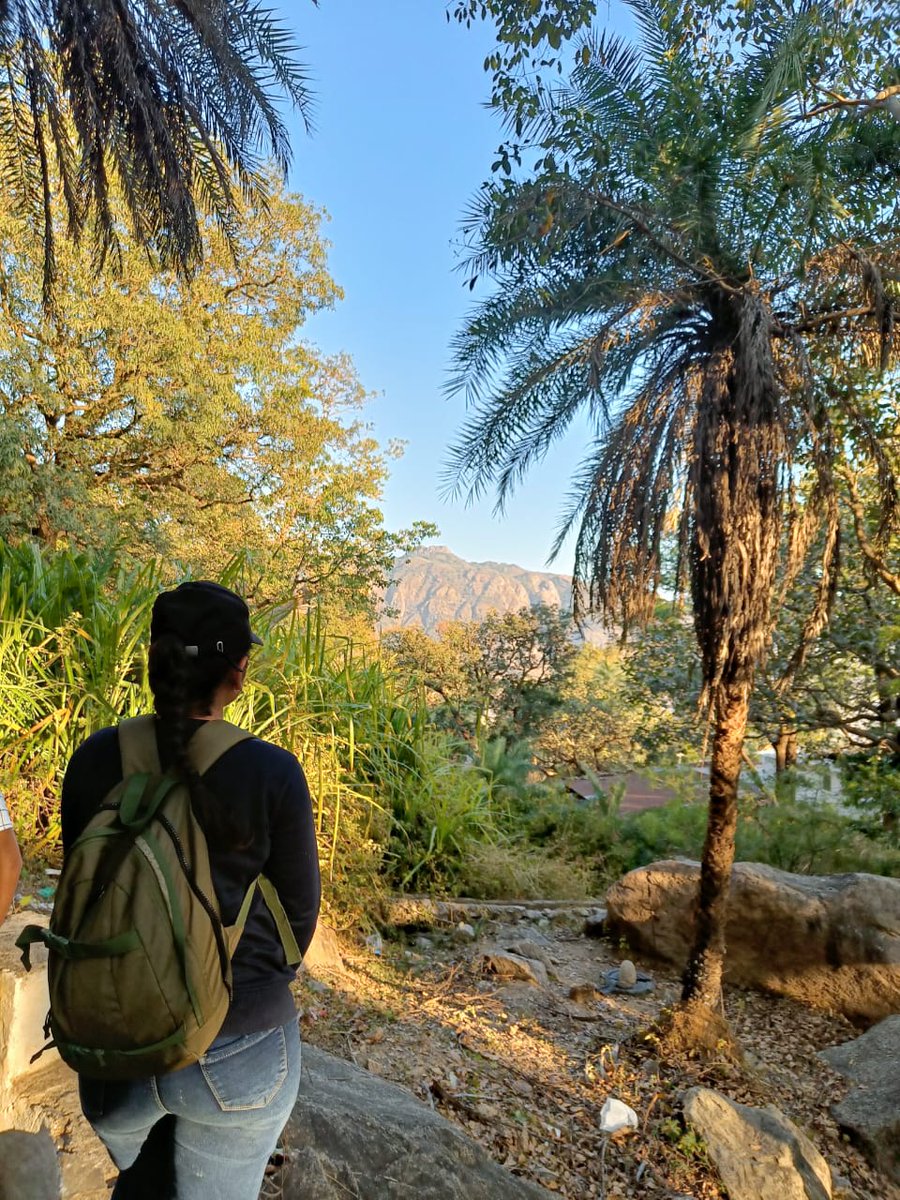 Vrushti___'s tweet photo. Adventures are better with mountains⛰️ https://t.co/BxbaTez29n
