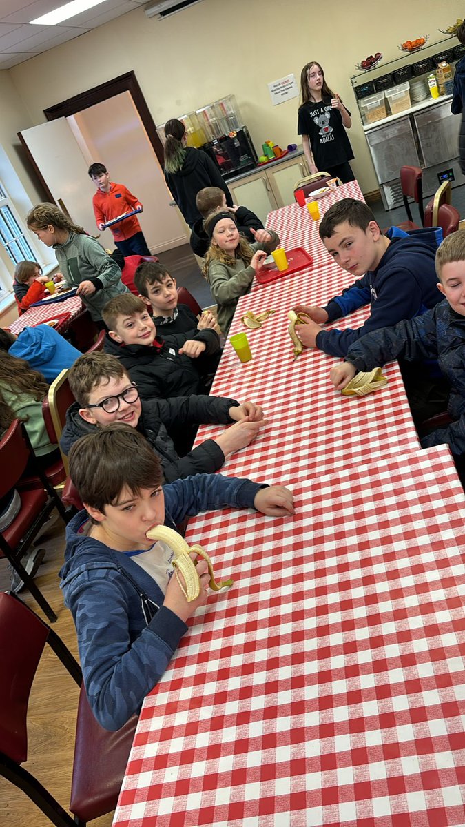 maddiston_ps's tweet image. Some tired faces at breakfast this morning!