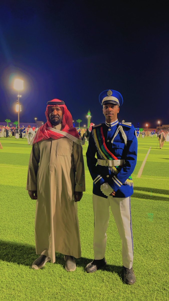rashedabd503's tweet photo. الحمد لله لقد تخرج الابن عبدالعزيز من معهدالدراسات الفنيه ولف مبروك والله يوفقه في خدمة دينه ووطنه والملك https://t.co/QDk9IcAdoU