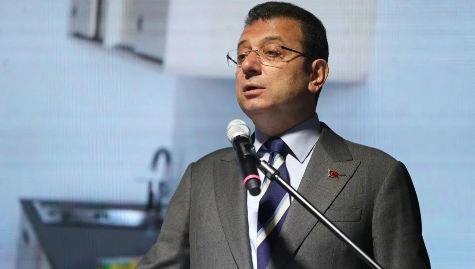 gundem7x24's tweet photo. Ekrem İmamoğlu:

650 bin konut yapacağız diye yalan söylüyorlar.

650 bin konutu yapamazlar. https://t.co/Iu8gJysoIi