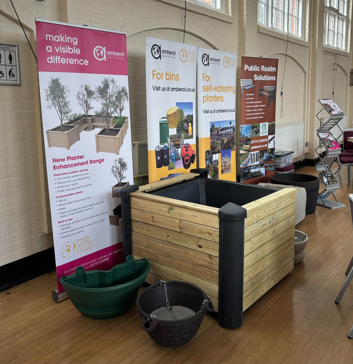amberolUK's tweet photo. Did you see our display, along with Business Development Manager Tim Troman, at the East Midlands in Bloom launch yesterday?
Tim reports he thoroughly enjoyed the day, saying how nice it was to see some old friends and new faces at Hasland!
#BritainInBloom #OurBloom @InMidlands https://t.co/MCtRFfIHyD
