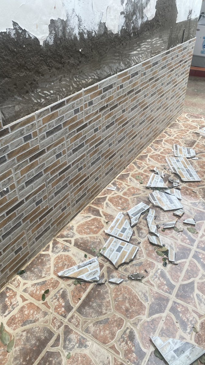 WesamAmri's tweet photo. العاصفة البردية القوية التي أثرت ع منطقة حيل العوامر بولاية السيب قبل قليل😳😨!!
#أخدود_المخايل https://t.co/vm8Fv4EnKD