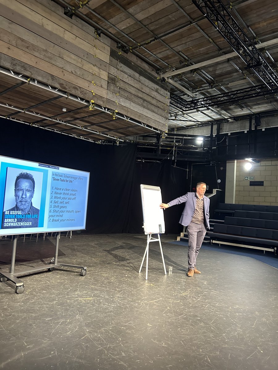 QEHalumni's tweet photo. Thank you to @robertjgardner for spending the day with our pupils and teaching them about attitudes towards success, how to manage their money, and understanding the financial climate.
#qehalumni #rebalanceearth #redstart #qehschool
@qehschool @qehschoolhead @RebalanceE https://t.co/S02KzE9pgo
