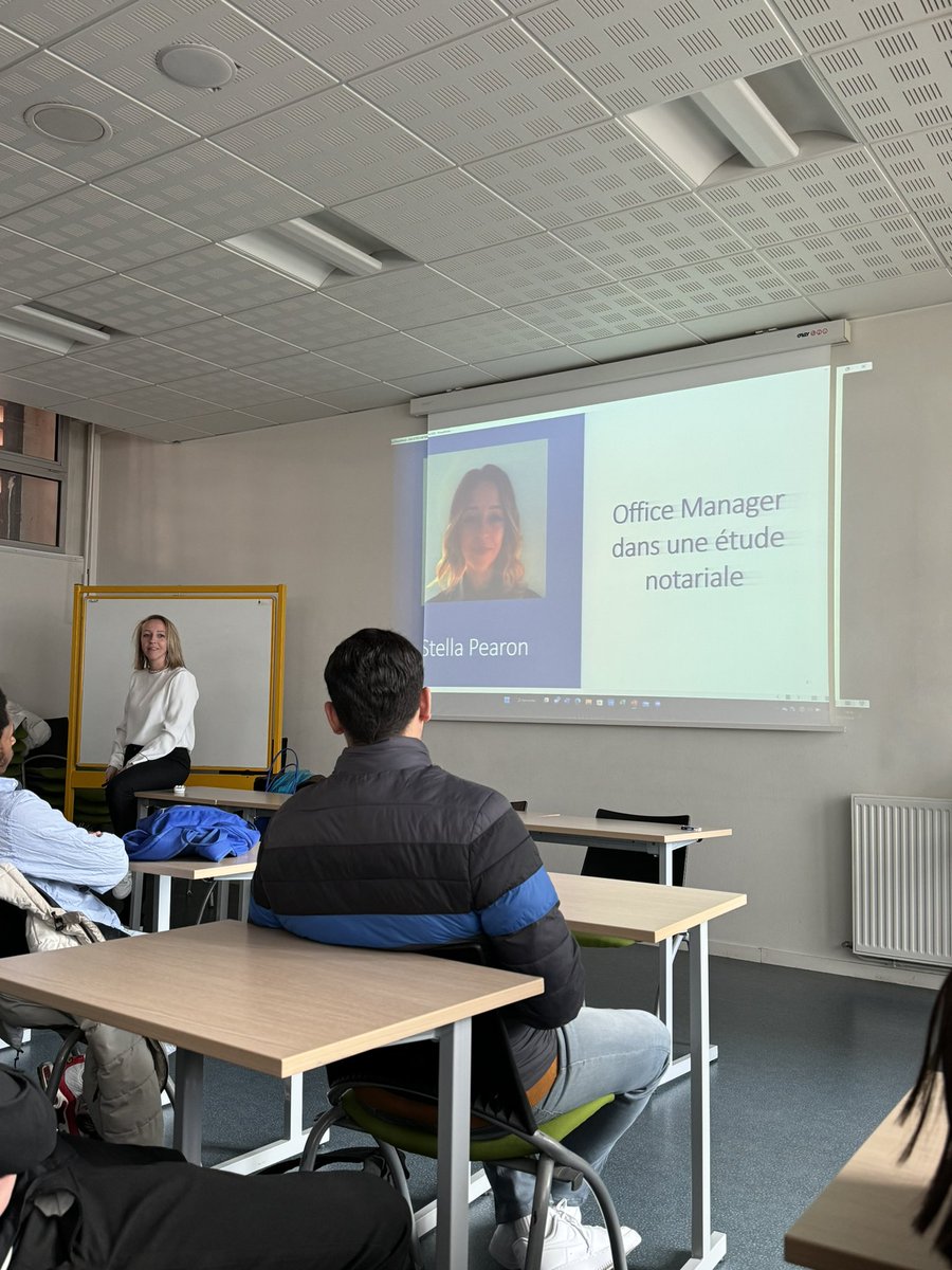 btsamberthelot's tweet photo. 🔴 En direct de la conférence présentée par la @FFMAS31 (Fédération Française des Métiers de l’Assistanat et du Secrétariat). 

✅ Une rencontre très enrichissante portant sur le métier d’Office Manager. 

Merci à eux pour leur présentation. 🤩 https://t.co/9gPj0aU43g