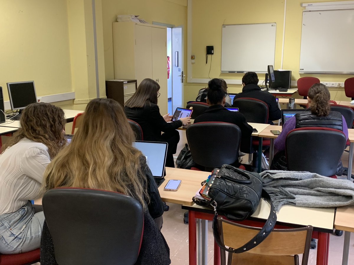 La cosmeto d’Helene tweet media