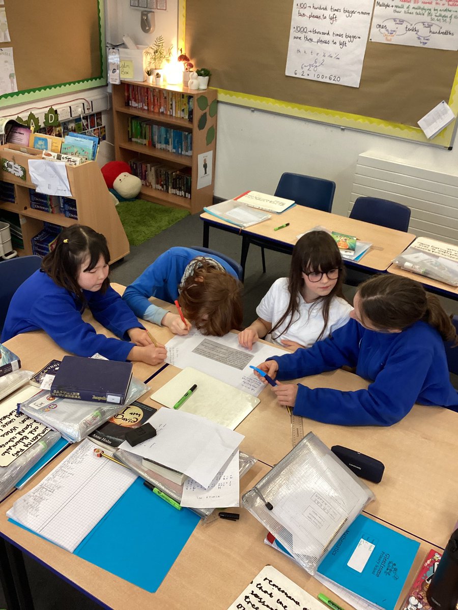 glenfromep's tweet photo. #JuniperClass are working collaboratively to write multi-clause sentences about an extract from the Vanishing Rainforest #year6 #writing https://t.co/5kS8allcFb