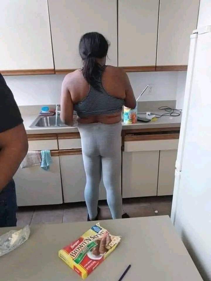 FoloUganda's tweet photo. Buli kimu bakyongezza kati ebbeyi eri waggulu nnyo, omunaku wakufa...🤦🏾 https://t.co/yzPXUkTWnM