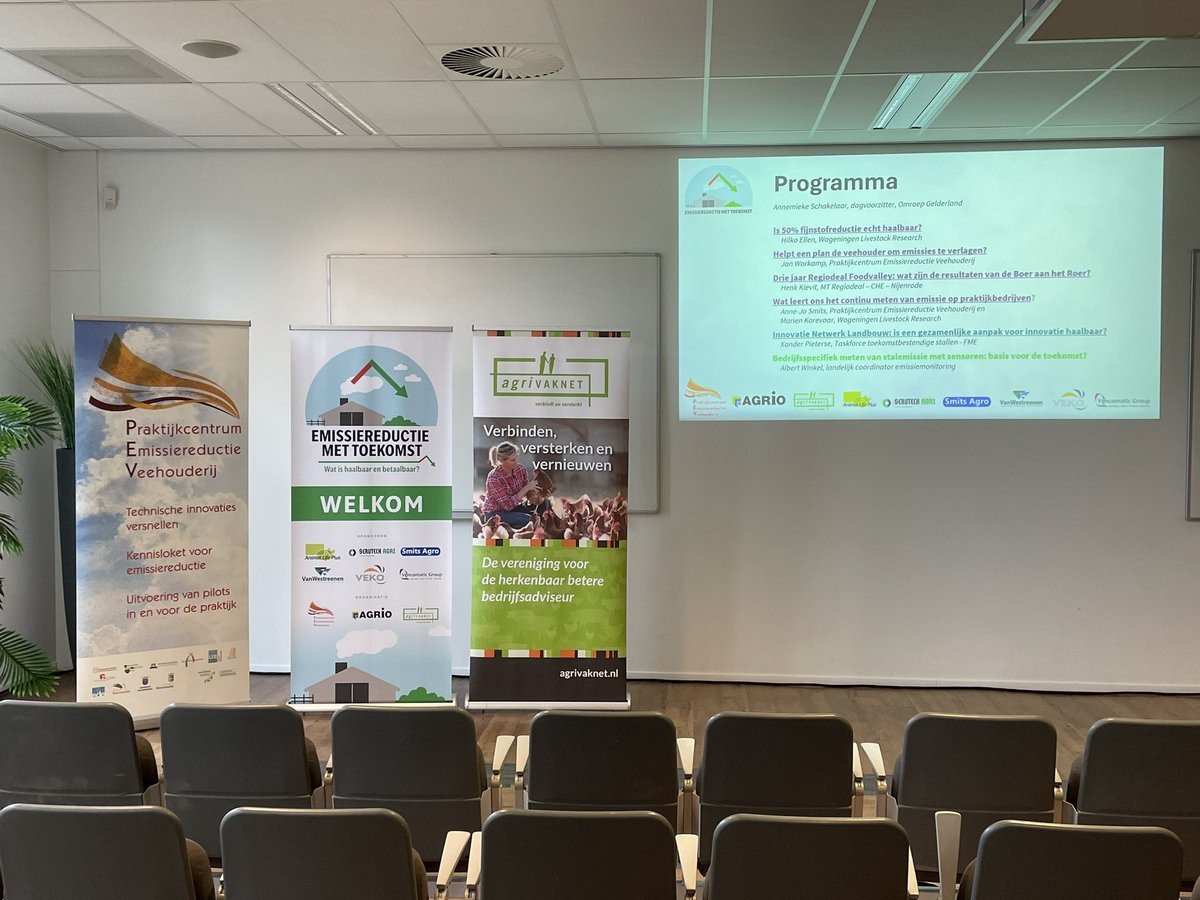 ‘Emissiereductie met toekomst’ in Barneveld <a href="/Agrivaknet/">Agrivaknet</a> #Agrio #PEV met vooruitziende afsluiting over zelfsturing emissiereductie o.a. via #AfrekenbareStoffenBalans door #AlbertWinkel <a href="/WURlivestock/">WUR Livestock</a> 
Vaktechnische adviseurs kunnen hiermee aan de slag <a href="/minlnv/">Minlvvn</a>