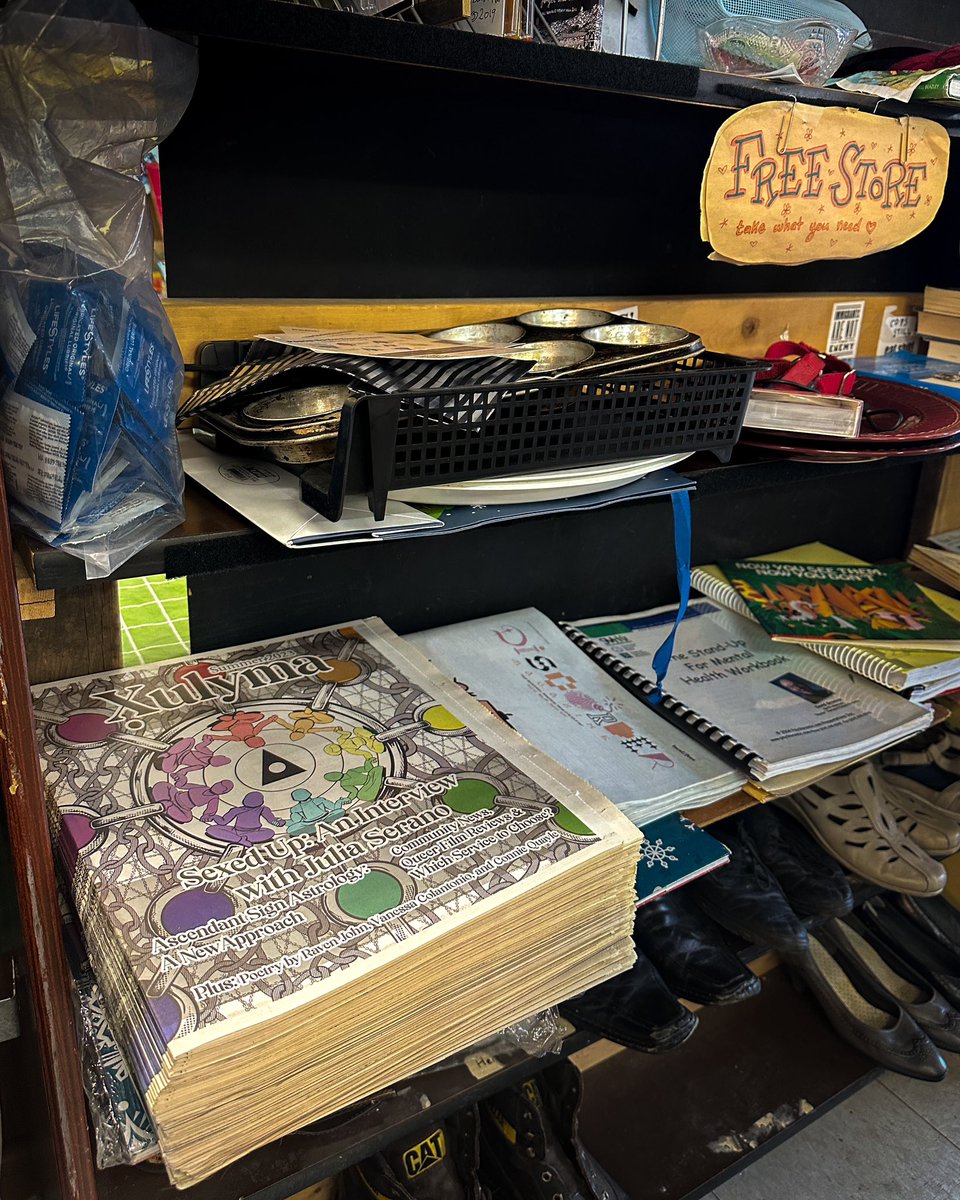 T’eVine tweet media