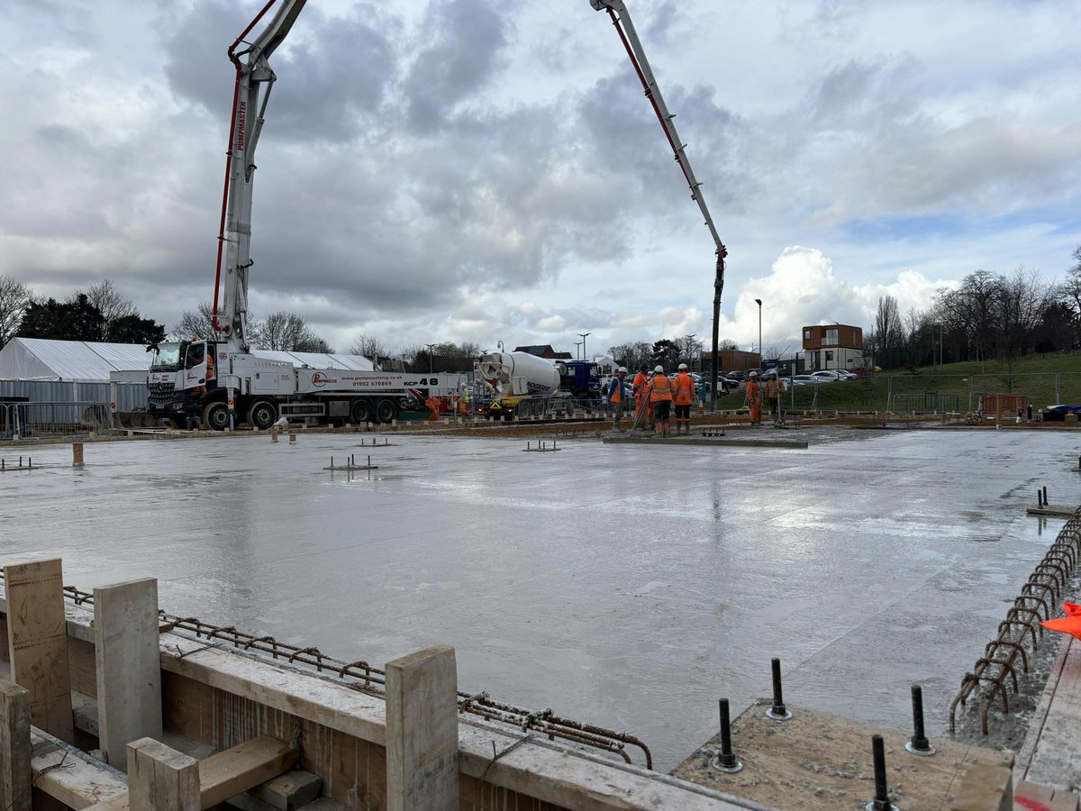 GFTomlinson's tweet photo. Great #progress is being made at our SLDD and CSC projects for @NottmCollege:

✔️ We have poured the raft slab for the SLDD to allow the steelwork to commence
✔️ 90% of the SLDD drainage is now complete
✔️ We are progressing with the water supply on site

#construction https://t.co/rBITZ5fnn1