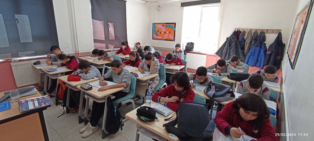 <a href="/Sivas_HEDEF/">Sivas Hedef Projesi</a> kapsamında 8.sınıf öğrencilerimiz için  3.Tam Kapsam İzleme Sınavı gerçekleştirildi. Ayrıca 5, 6, 7. sınıflarımız için de Şubat ayı değerlendirme sınavımızı gerçekleştirdik.
<a href="/sivasvaliligi/">Sivas Valiliği</a> 
<a href="/sivasmem/">Sivas Millî Eğitim Müdürlüğü</a> 
<a href="/gemerekmem/">Gemerek İlçe Milli Eğitim Müdürlüğü</a>