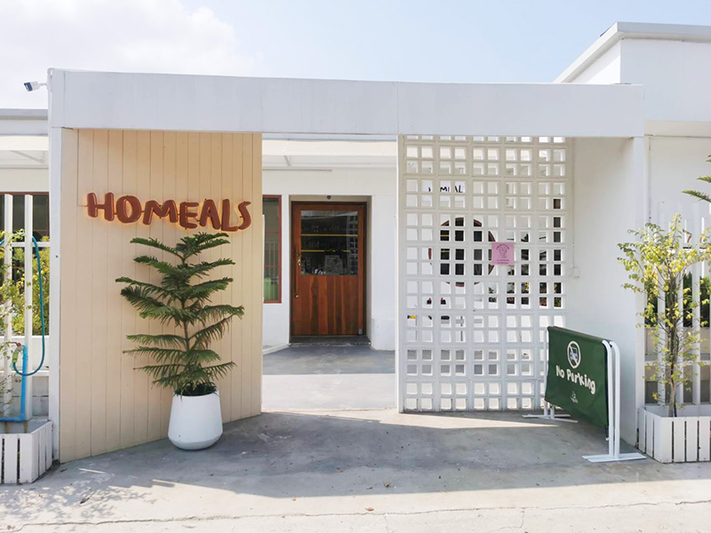 sukhumvitcafe's tweet photo. Homeals Cafe&amp;Bistro แหล่งพบปะสังสรรค์แห่งใหม่ย่านแบริ่ง-ลาซาล ที่มาพร้อมกับสไตส์มินิมอลที่นั่งชิลได้ทั้งกลางวันและกลางคืนพร้อมดนตรีสด อาหารและเครื่องดื่ม
เพื่อนๆอ่านรีวิวฉบับเต็มได้ที่
https://t.co/iAsnBJcqV6
@aroii @aroiipaiadk @Kin24hrs

#คาเฟ่น่านั่ง #อร่อยไปแดก #อร่อยบอกต่อ https://t.co/esGLRk5AIG
