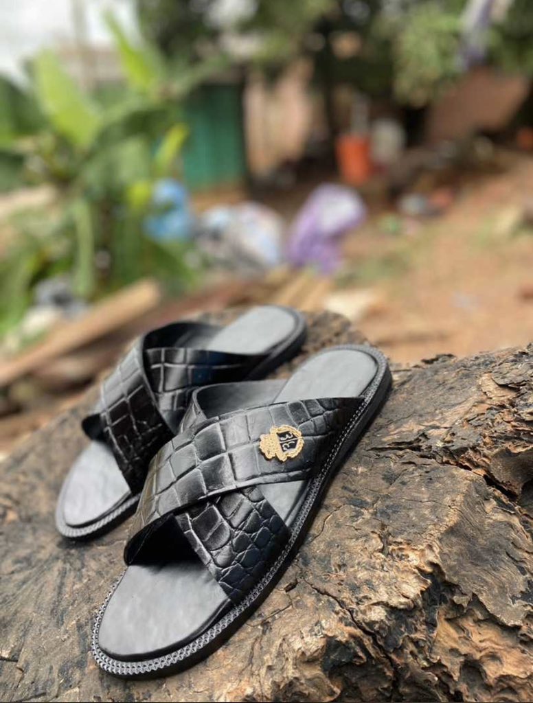 P4G_WEARGH's tweet photo. HandMade🇬🇭👞
#WearGh
Cool 150gh
All sizes
Please kindly repost🙏🏾
https://t.co/0jBsBbDQhv https://t.co/BZkeYjxwqh