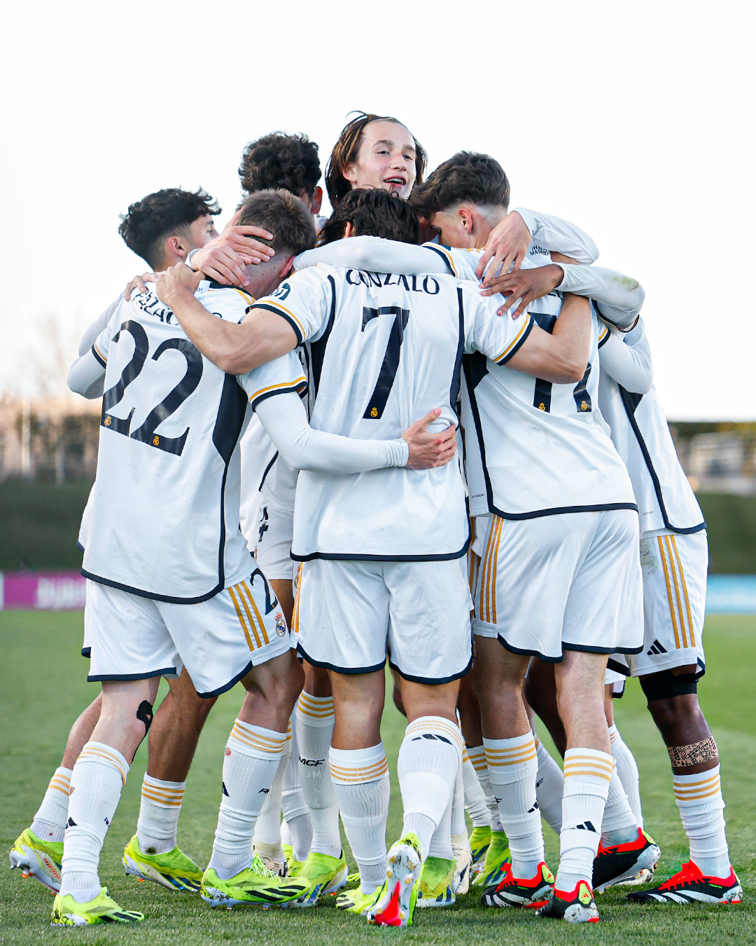 Cantera Real Madrid on X: 🏆 ¡El Infantil B, subcampeón del Torneo  Internacional LaLiga FC Futures! #LaFábrica  / X