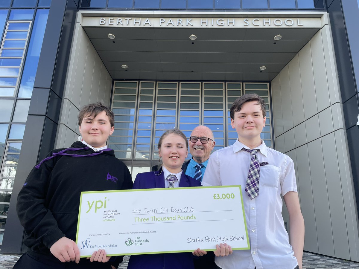 Congrats to S2 <a href="/ypi_scotland/">YPI Scotland</a> finals winners, and to Perth City Boys' Club. Thanks to <a href="/GannochyTrust/">The Gannochy Trust</a> and <a href="/TWF_Scotland/">The Wood Foundation</a> we have secured £3000 for the charity who help young people access sports. Delighted to hand over cheque to Eric Duff. #rc #ec [SC]