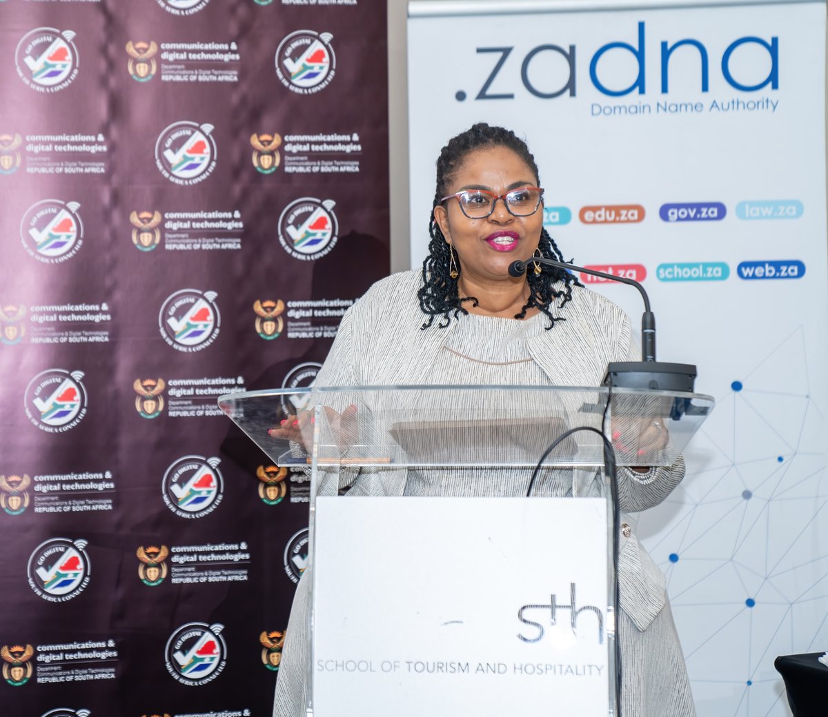 <a href="/StellaBvuma/">Stella Bvuma</a> kicks off #ZAIGF2024 with a vibrant welcome address, highlighting UJ's dedication to societal impact at UJ's Faculty of Science. UJ leads in STEM education, prioritizing historically disadvantaged learners.  #STEM #ZAIGF24