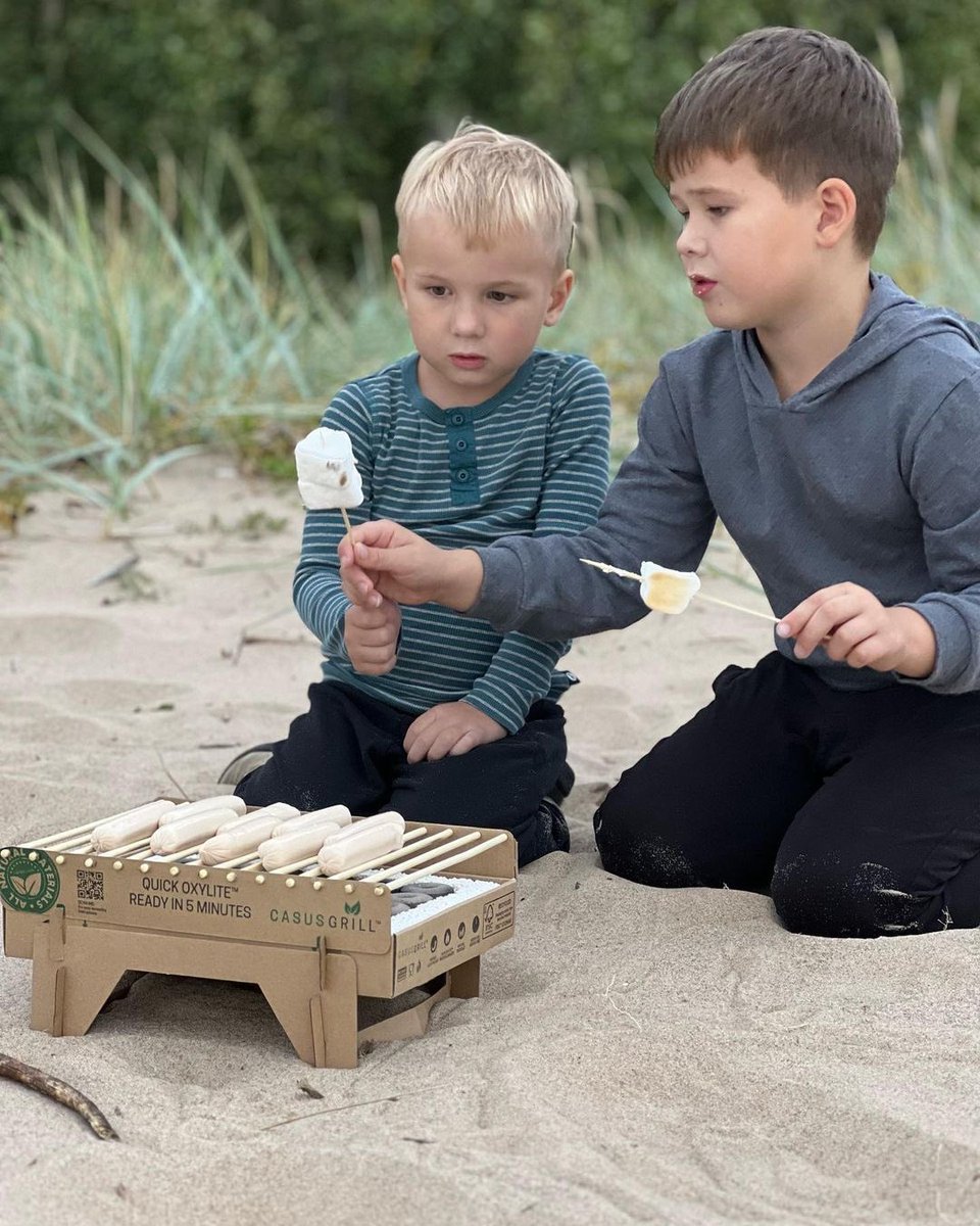 Having fun with the CasusGrill @se_me_nov 💚#casusgrill 

#grilling #bbq #ecofriendly #ecofriendlybbq #sustainable  #greenliving #plasticfree #outdoors #outdoorcooking #gogreen #picnic #bamboo #chooseabetterfuture  #naturelovers #gogreen #bamboogrill #havingfun