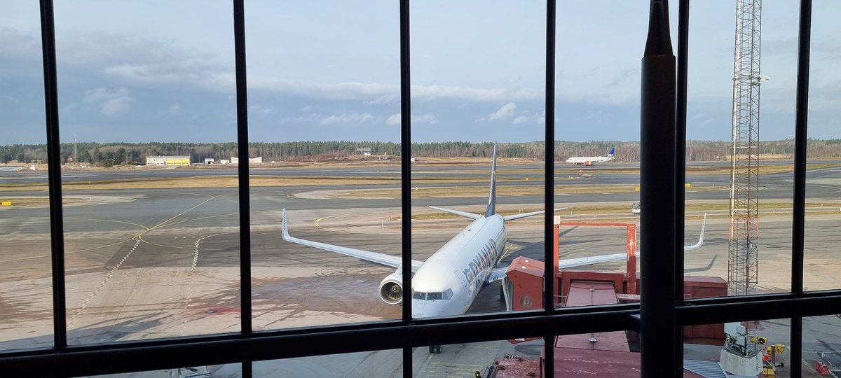 Railwaygirl2018's tweet image. As they say all good things must come to a end!😅

Its time for this #DispatchersOfTwitter to travel back in time✈️

It has been a epic trip to Sweden &amp;amp; I can&apos;t wait to return!🌍

Cant wait for my next adventure!🤠
#Travelling #Homeward #Sweden #International #Planes #NewPlaces